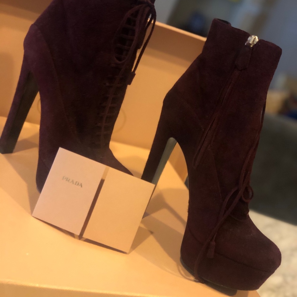 ONCE worn Prada Boots - Picture 5 of 5